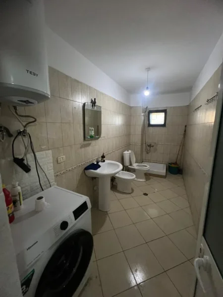 Tirane, jepet me qera apartament 2+1, Kati 2, 90 m² 350 € (te terminali {kthesa kamzes})