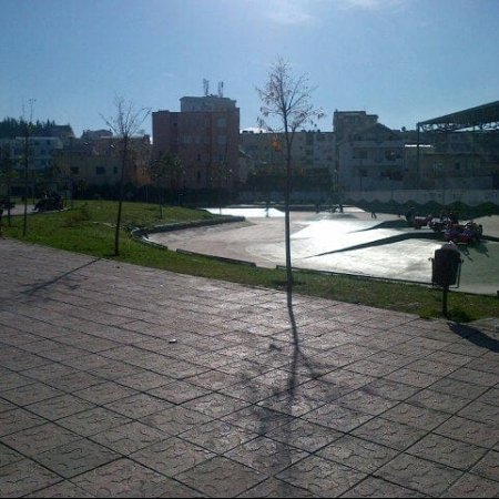 Tirane, jepet me qera apartament 2+1, Kati 4, 85 m² 360 € (Ali Demi)