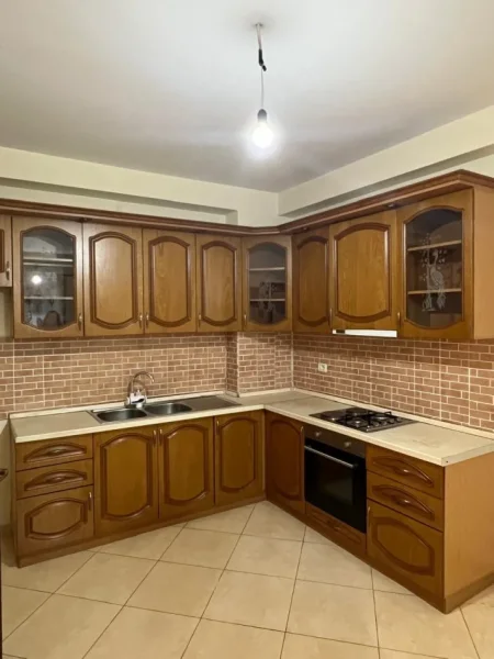 Tirane, jepet me qera apartament 2+1, Kati 2, 82 m² 350 € (Teodor Keko , Astir)