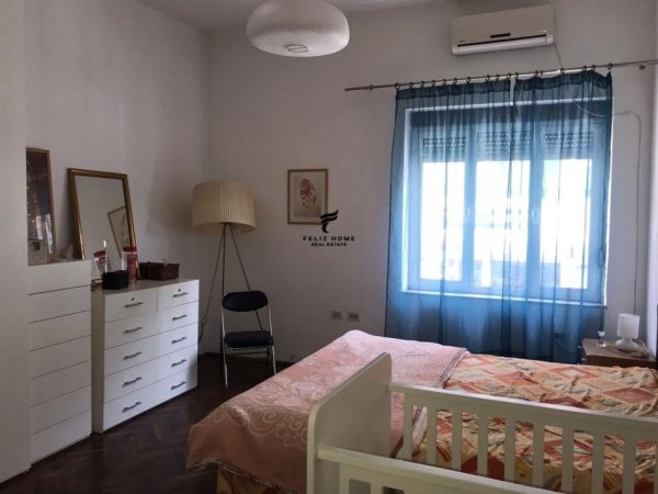 Tirane, jepet me qera apartament 3+1, Kati 3, 154 m² 700 € (RRUGA E DIBRES)