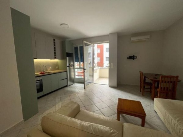 Tirane, jepet me qera apartament 1+1+Ballkon, Kati 4, 67 m² 550 € (rruga marko bocari)