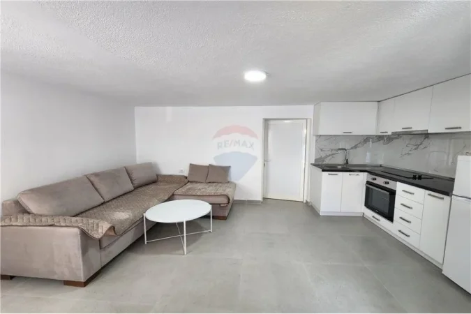 Tirane, jepet me qera apartament 1+1, Kati 0, 350 € (Qytet Studenti)