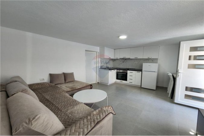Tirane, jepet me qera apartament 1+1, Kati 0, 350 € (Qytet Studenti)
