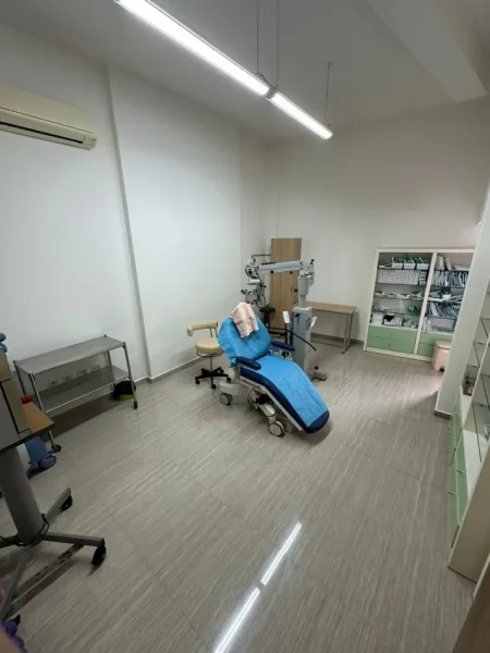 Tirane, shitet ambjent biznesi , Kati 1, 138 m² 330,000 € (Materniteti i Ri)