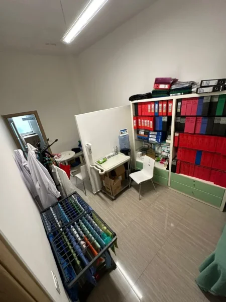 Tirane, shitet ambjent biznesi , Kati 1, 138 m² 330,000 € (Materniteti i Ri)