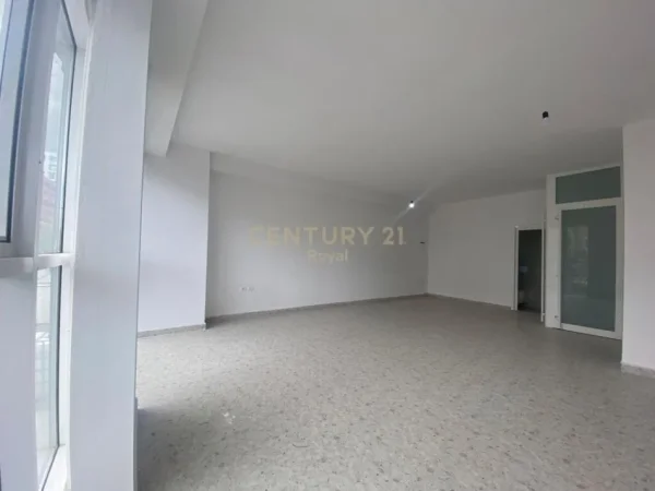 Tirane, jepet me qera ambjent biznesi , Kati 1, 60 m² 800 € (rruga e dibres)