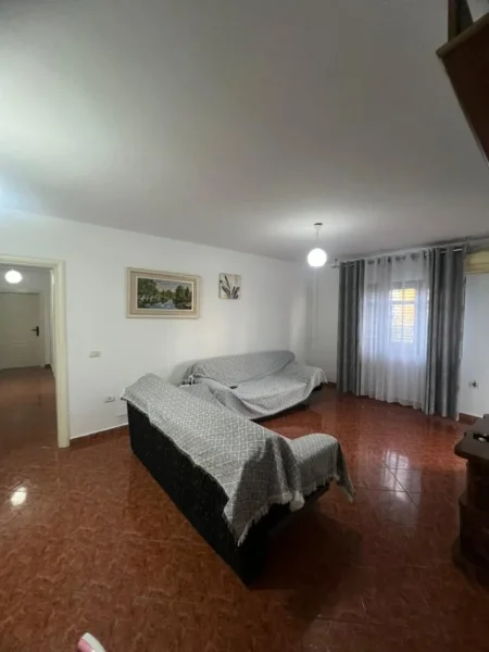Tirane, jepet me qera apartament 2+1+Ballkon, Kati 2, 91 m² 350 € (Kthesa Kamzes)
