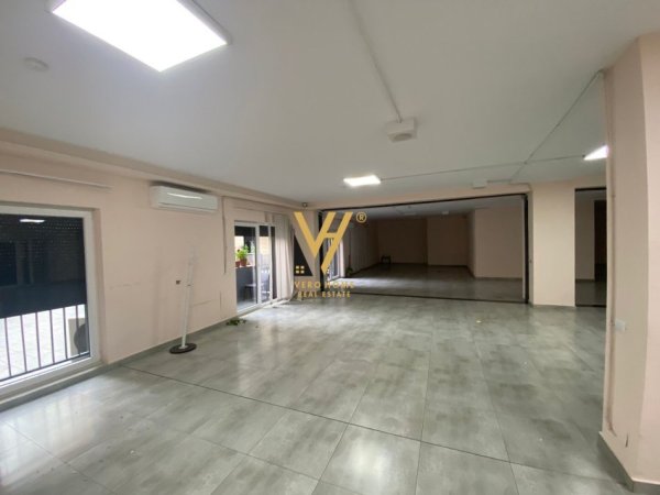 Tirane, jepet me qera zyre , Kati 1, 750 m² 7,500 € (STACIONI I TRENIT)