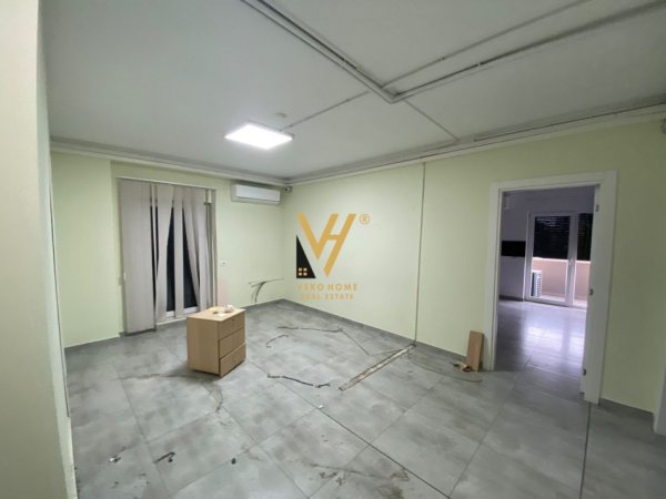 Tirane, jepet me qera zyre , Kati 1, 750 m² 7,500 € (STACIONI I TRENIT)
