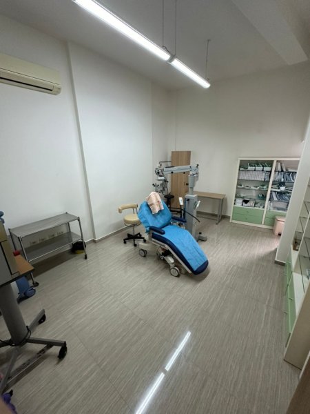 Tirane, shitet ambjent biznesi , Kati 1, 135 m² 330,000 € (Brryli)