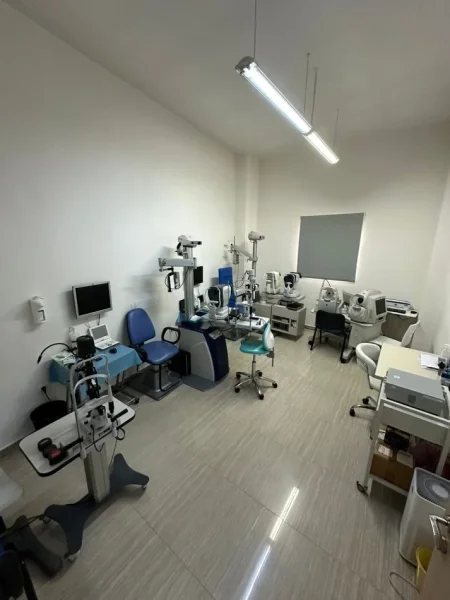 Tirane, shitet ambjent biznesi , Kati 1, 135 m² 330,000 € (Brryli)