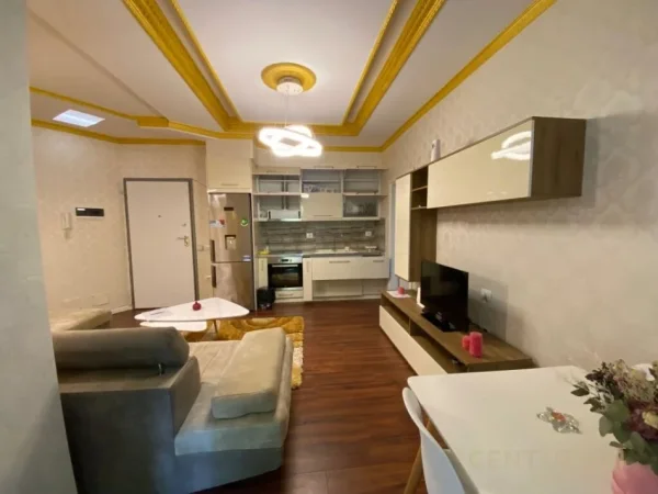 Tirane, jepet me qera apartament 2+1, Kati 3, 102 m² 650 € (Liqeni i Thate)