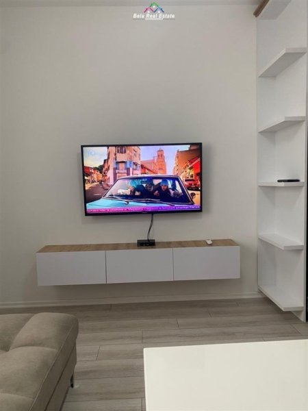 Tirane, jepet me qera apartament 2+1, Kati 8, 105 m² 500 € (YZBERISHT)