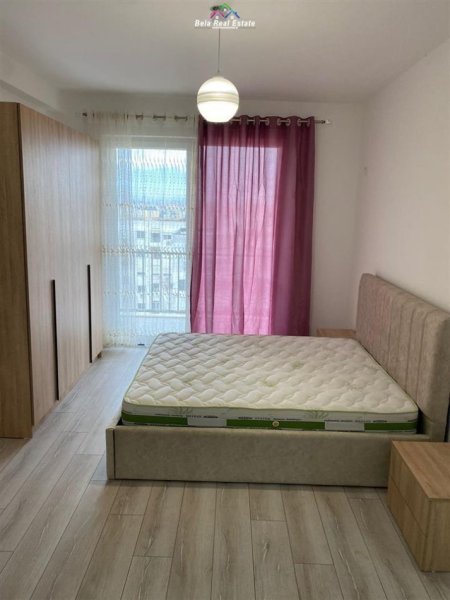 Tirane, jepet me qera apartament 2+1, Kati 8, 105 m² 500 € (YZBERISHT)