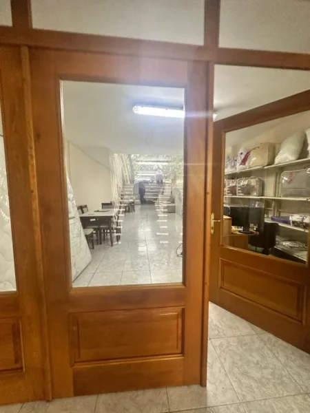 Laprake , shitet dyqan , Kati 0, 100 m² 120,000 €