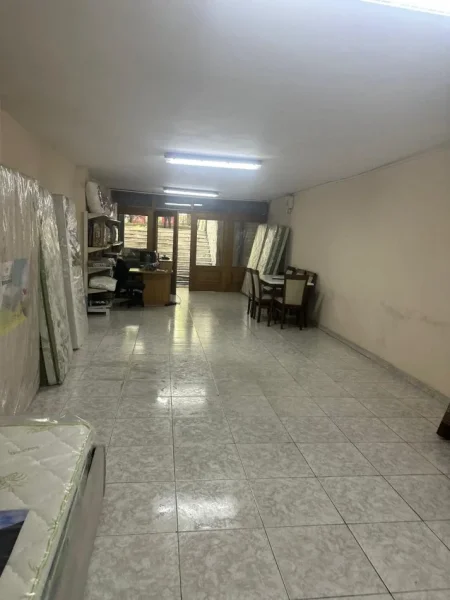 Laprake , shitet dyqan , Kati 0, 100 m² 120,000 €