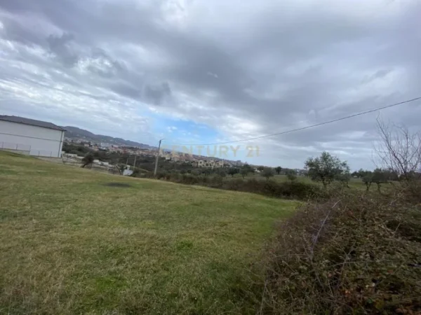 Tirane, shitet truall , , 2,000 m² 300,000 € (lunder)