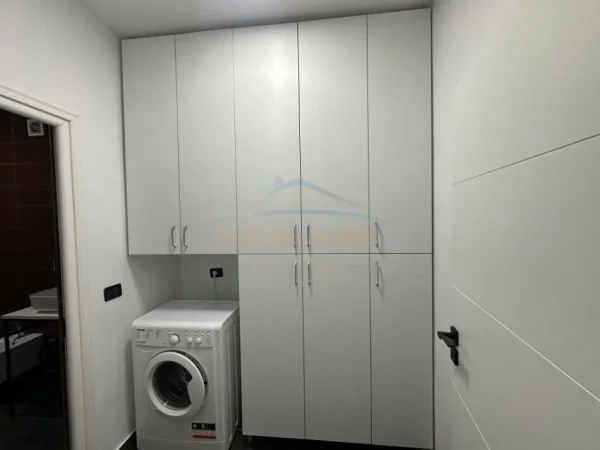 Tirane, jepet me qera apartament 2+1, Kati 3, 100 m² 450 € (Rruga e Dibres)