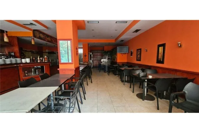 Tirane, jepet me qera lokal , Kati 0, 130 m² 300,000 € (Komuna e Parisit)