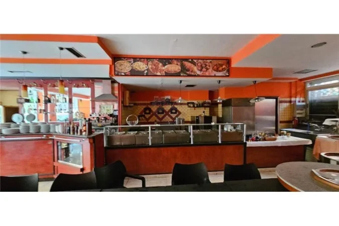 Tirane, jepet me qera lokal , Kati 0, 130 m² 300,000 € (Komuna e Parisit)