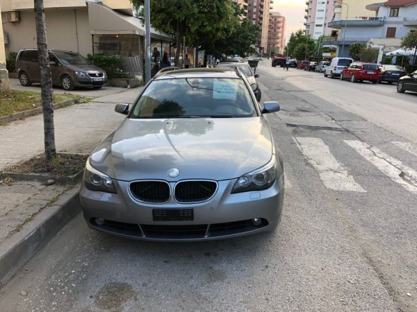 Vlore, shitet makine BMW 535 D , Nafte, gri e erret, automatik, Klima, 257 kW (350 PS) 270000 km, 5,000 €