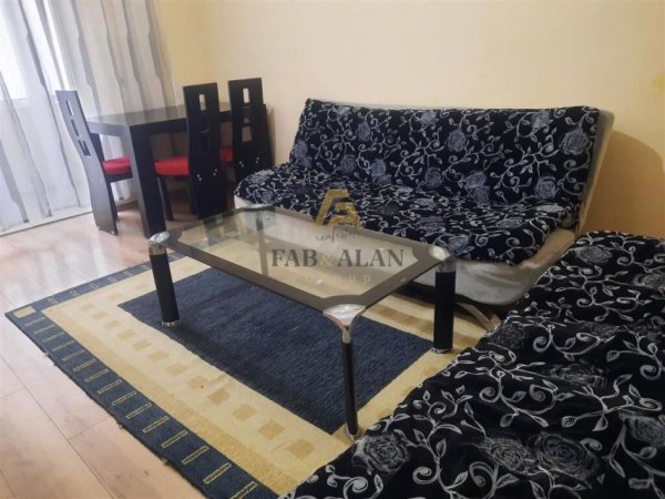 Tirane, jepet me qera apartament 2+1, Kati 4, 75 m² 380 € (Shkolla e Bashkuar)