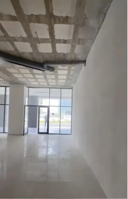 QIRA, AMBIENT BIZNESI, REZIDENCA "TURDIU", ISH-FUSHA E AVIACIONIT, TIRANË, 1200 EUR/MUAJ