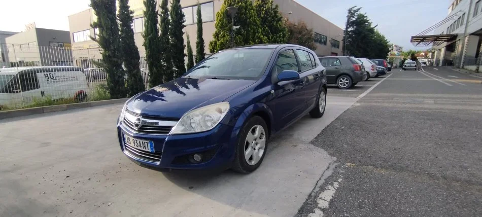 Vlore, shitet makine OKAZION OPEL ASTRA , Benzin, blu, manuale, Klima, 92 kW (125 PS) 237000 km, 3,300 €