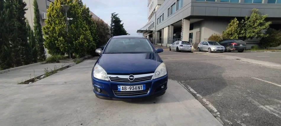 Vlore, shitet makine OKAZION OPEL ASTRA , Benzin, blu, manuale, Klima, 92 kW (125 PS) 237000 km, 3,300 €