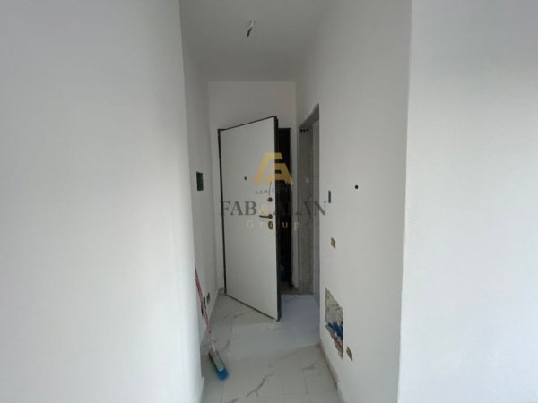 Vlore - Lungomare - Uji i Ftohte, shitet garsonier , Kati 1, 33 m² 53,000 € (Lungomare)