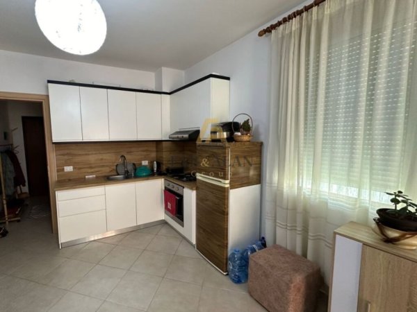 Tirane, shitet apartament 1+1, Kati 1, 72 m² 77,000 € (Fresku)