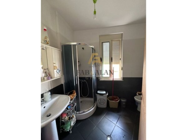 Tirane, shitet apartament 1+1, Kati 1, 72 m² 77,000 € (Fresku)