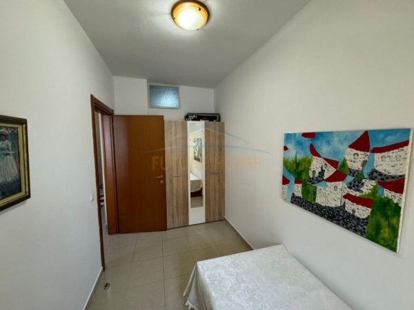 Tirane, jepet me qera apartament 2+1, Kati 3, 90 m² 700 € (Garda)