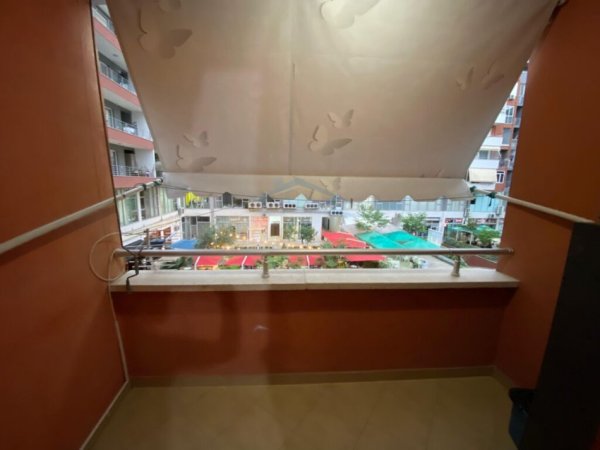 Tirane, jepet me qera apartament 2+1, Kati 2, 75 m² 450 € (Unaza e Re)