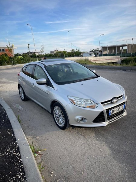 Ford Focus 2.0 , Benzin + Gaz, Automatik 155000 km, 7,500 €