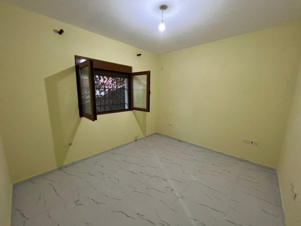 Tirane, jepet me qera apartament 3+1, Kati 1, 120 m² 500 € (Ali Demi)