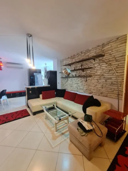 Tirane, jepet me qera apartament 2+1, Kati 5, 92 m² 550 €