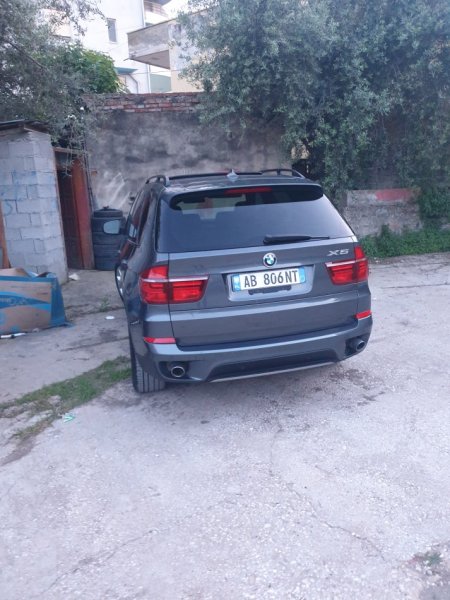 Vlore, shes BMW X5 Xdrive 3.5, Nafte, gri e erret,  automatik, Klima, 250,000 km, 12,000 €