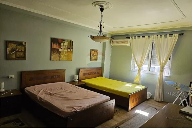 Tirane, jepet me qera 1+1, Kati 4, 61 m² 550 € (APARTAMENT 1+1 PER QIRA TEK ZOGU ZI)
