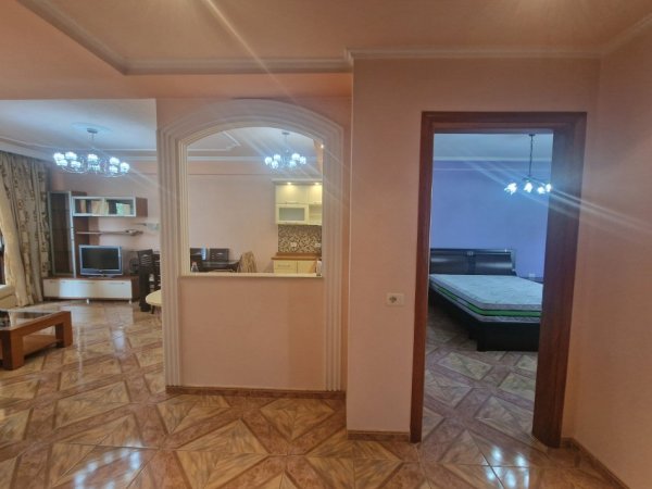 Tirane, jepet me qera apartament 2+1+Aneks+Ballkon, Kati 4, 85 m² 450 € (Dritan Hoxha)