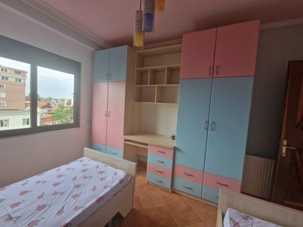 Tirane, jepet me qera apartament 2+1+Aneks+Ballkon, Kati 4, 85 m² 450 € (Dritan Hoxha)