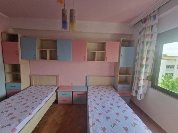 Tirane, jepet me qera apartament 2+1+Aneks+Ballkon, Kati 4, 85 m² 450 € (Dritan Hoxha)