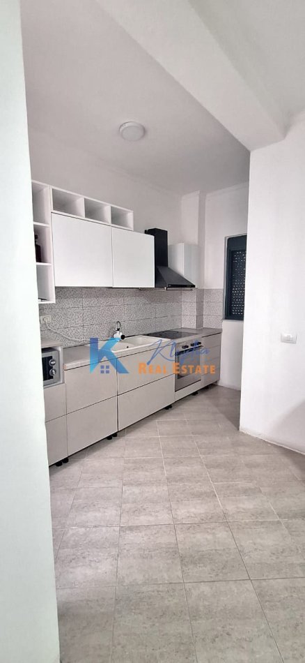 Tirane, jepet me qera apartament 1+1, Kati 2, 70 m² (Kodra e Diellit, rruga Bill Klinton)