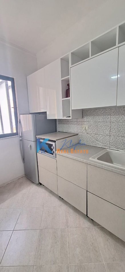 Tirane, jepet me qera apartament 1+1, Kati 2, 70 m² (Kodra e Diellit, rruga Bill Klinton)