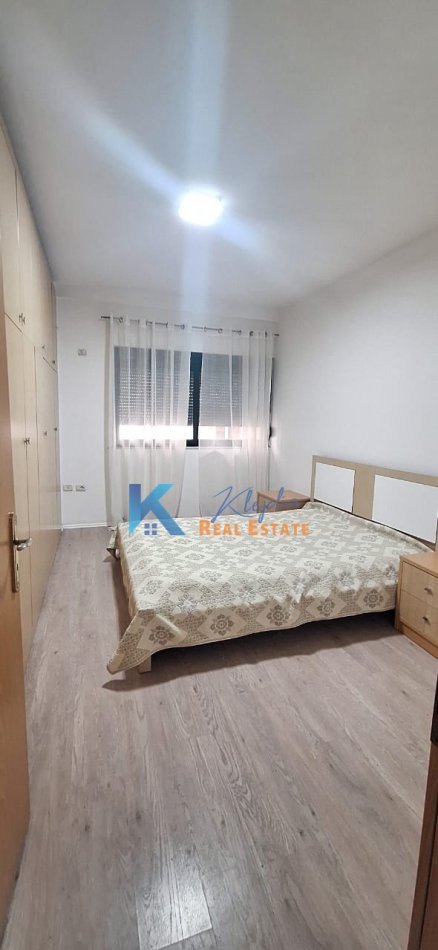 Tirane, jepet me qera apartament 1+1, Kati 2, 70 m² (Kodra e Diellit, rruga Bill Klinton)