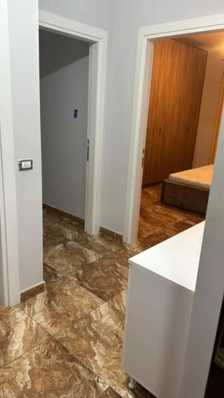 Tirane, jepet me qera apartament 1+1, Kati 8, 70 m² 40.000 LEK (Rr. Mikel Maruli)
