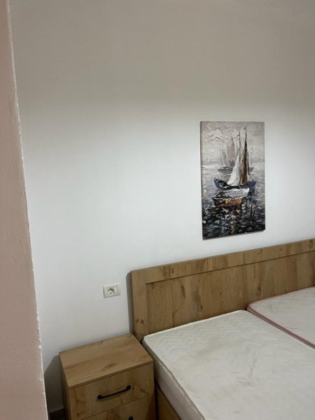 Tirane, jepet me qera apartament 1+1+Ballkon, Kati 6, 65 m² 400 € (Ish Fusha Aviacionit)