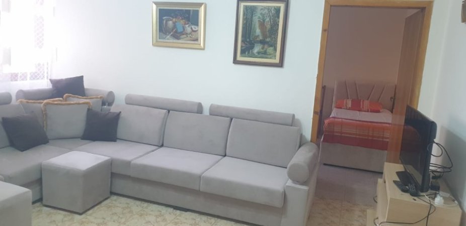 Tirane, jepet me qera apartament 2+1+Ballkon, Kati 3, 58 m² 450 € (Rruga Xhanfize Keko , Xhamllik)