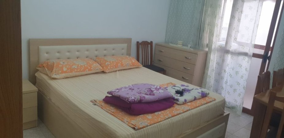 Tirane, jepet me qera apartament 2+1+Ballkon, Kati 3, 58 m² 450 € (Rruga Xhanfize Keko , Xhamllik)