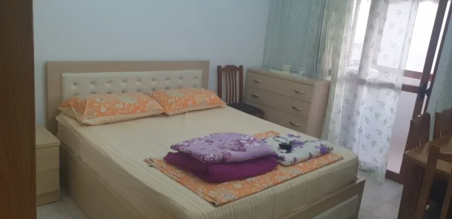 Tirane, jepet me qera apartament 2+1+Ballkon, Kati 3, 58 m² 450 € (Rruga Xhanfize Keko , Xhamllik)